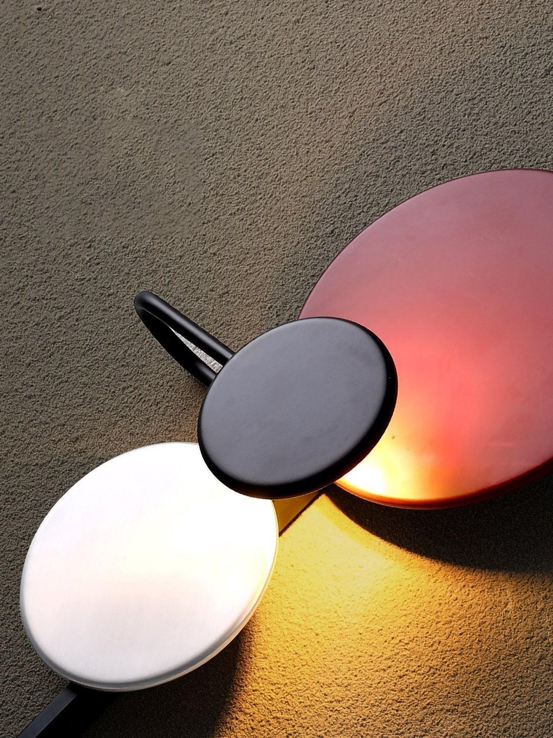 Planet Plug-in Wall Lamp with Adjustable Brightness and Modern Design