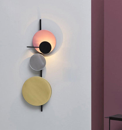 Planet Plug-in Wall Lamp with Adjustable Brightness and Modern Design