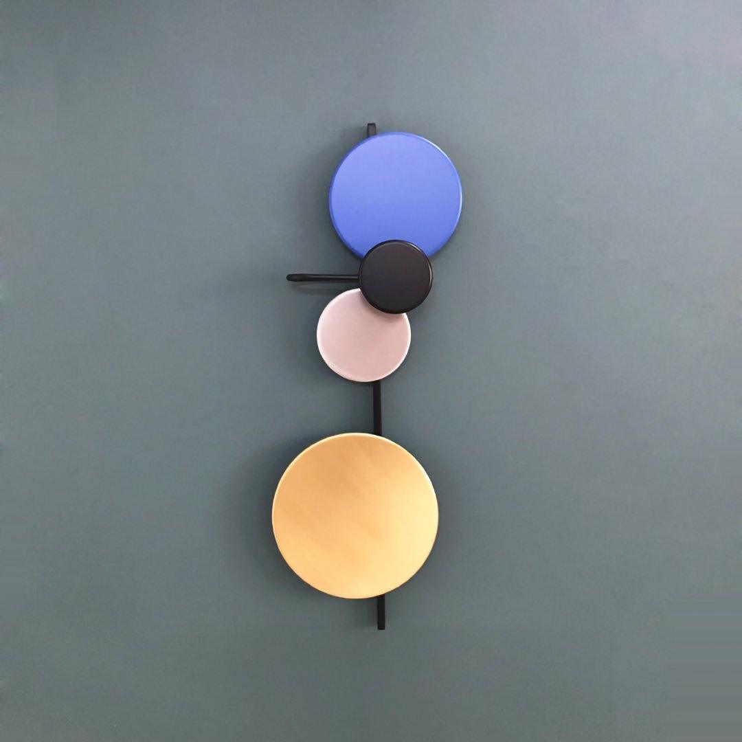 Planet Plug-in Wall Lamp with Adjustable Brightness and Modern Design