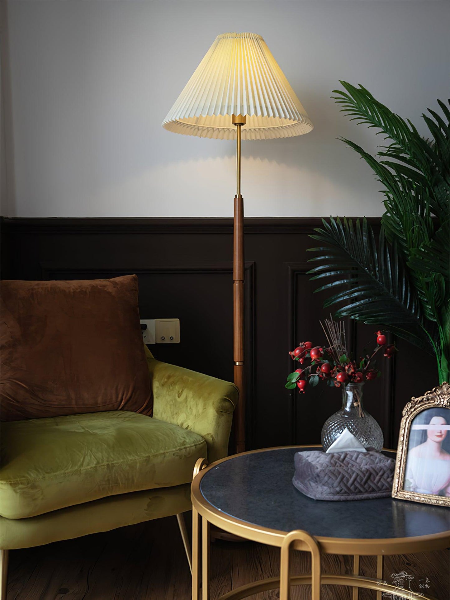 Elegant Pleated Floor Lamp with Adjustable Brightness and Energy-Effic