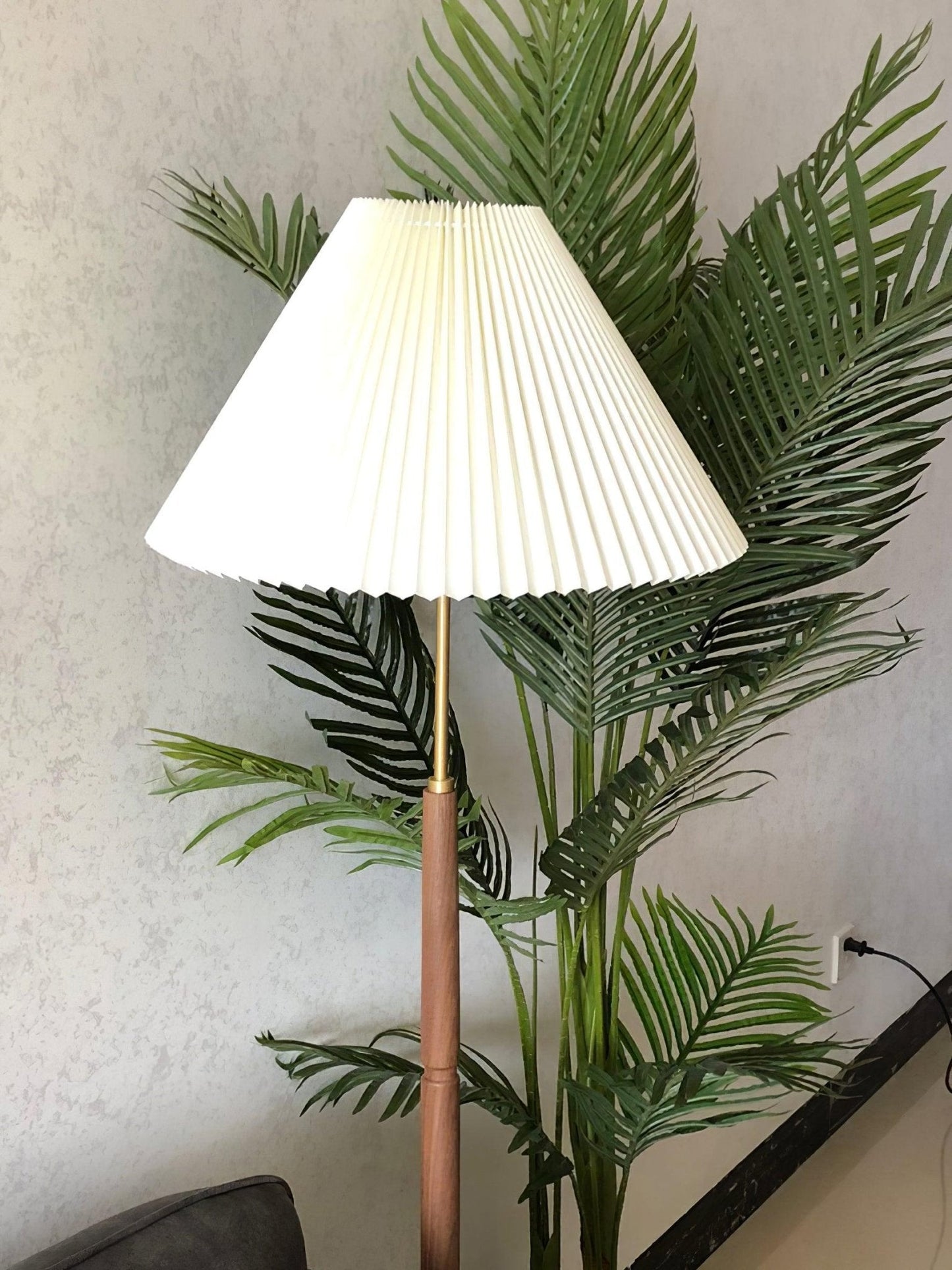 Elegant Pleated Floor Lamp with Adjustable Brightness and Energy-Effic