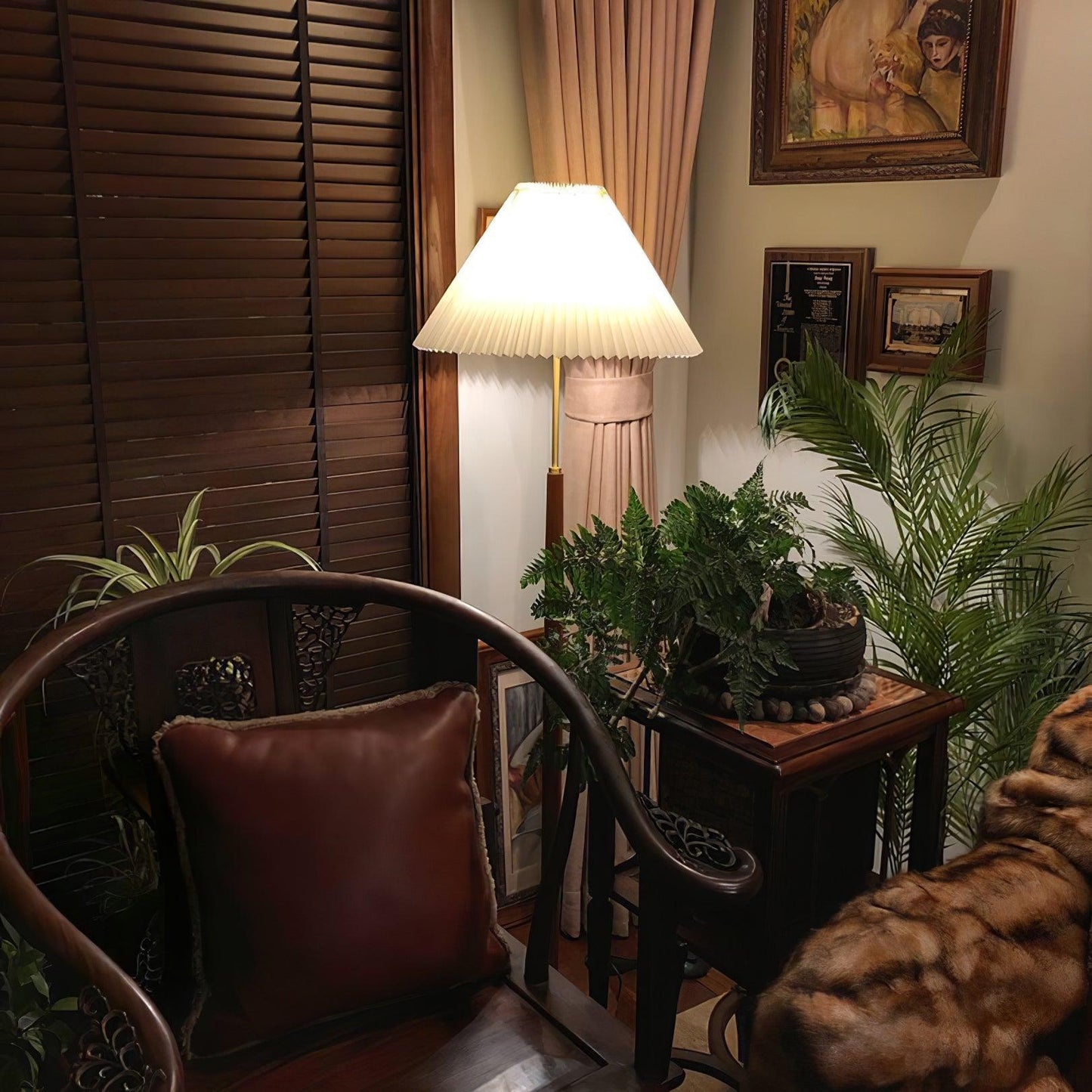 Elegant Pleated Floor Lamp with Adjustable Brightness and Energy-Effic