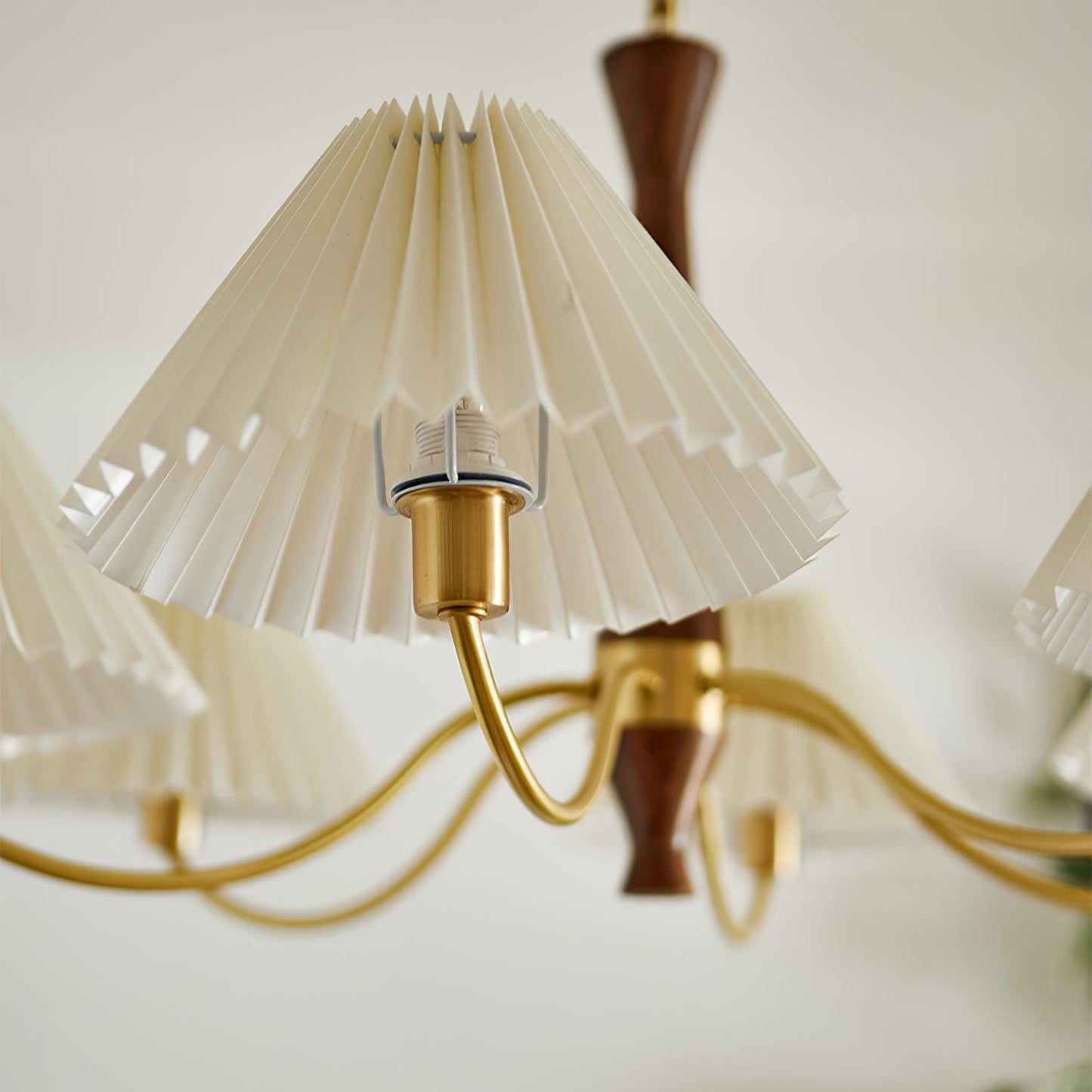 Polina Chandelier - Elegant Lighting Fixture with Adjustable Height &