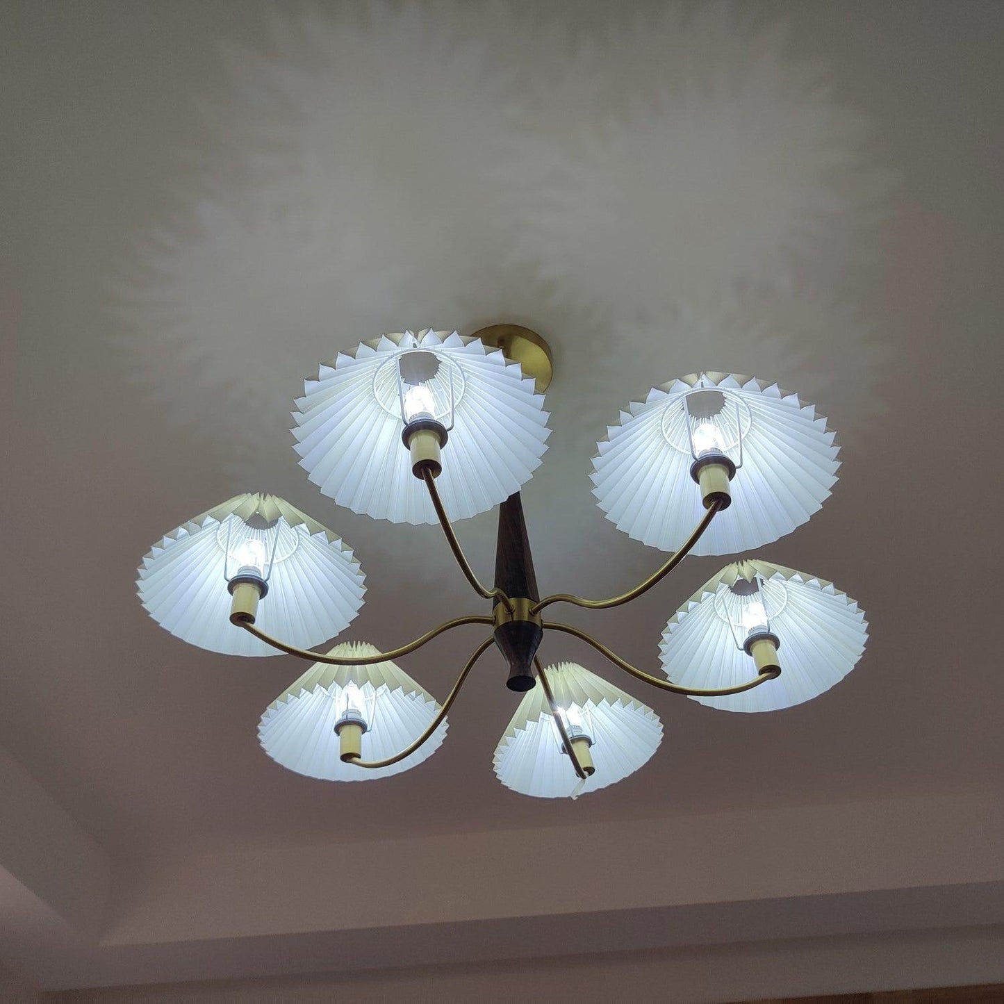 Polina Chandelier - Elegant Lighting Fixture with Adjustable Height &
