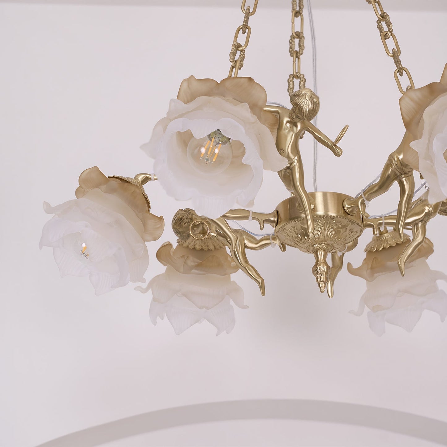 Brass Putti Statuettes Suspension - Elegant Design & Durable Craftsman