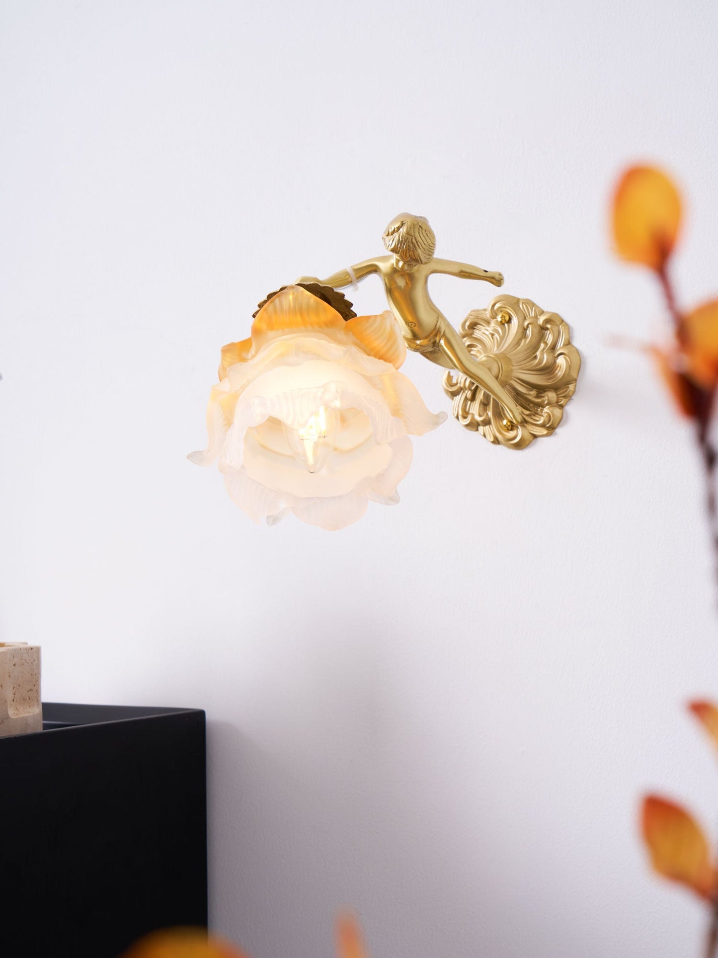 Flying Angel Wall Light - Dimmable, Energy-Efficient LED Design