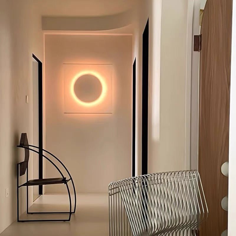 Relax Plug-in Wall Light with Dimmable Function & Energy-Efficient LED