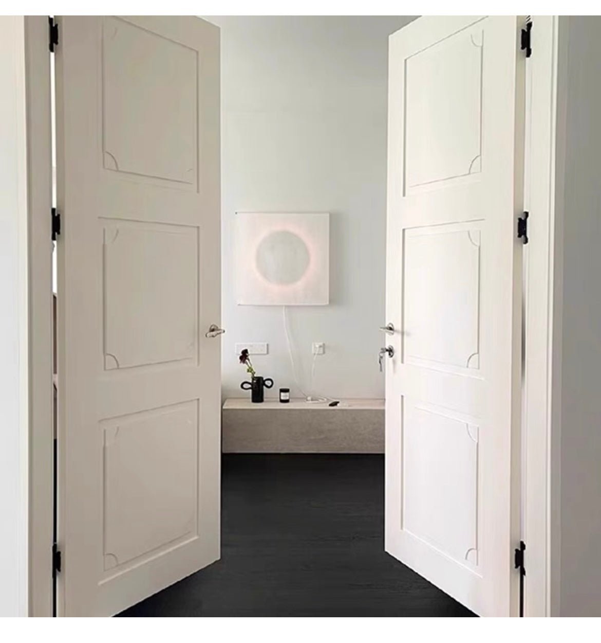 Relax Plug-in Wall Light with Dimmable Function & Energy-Efficient LED