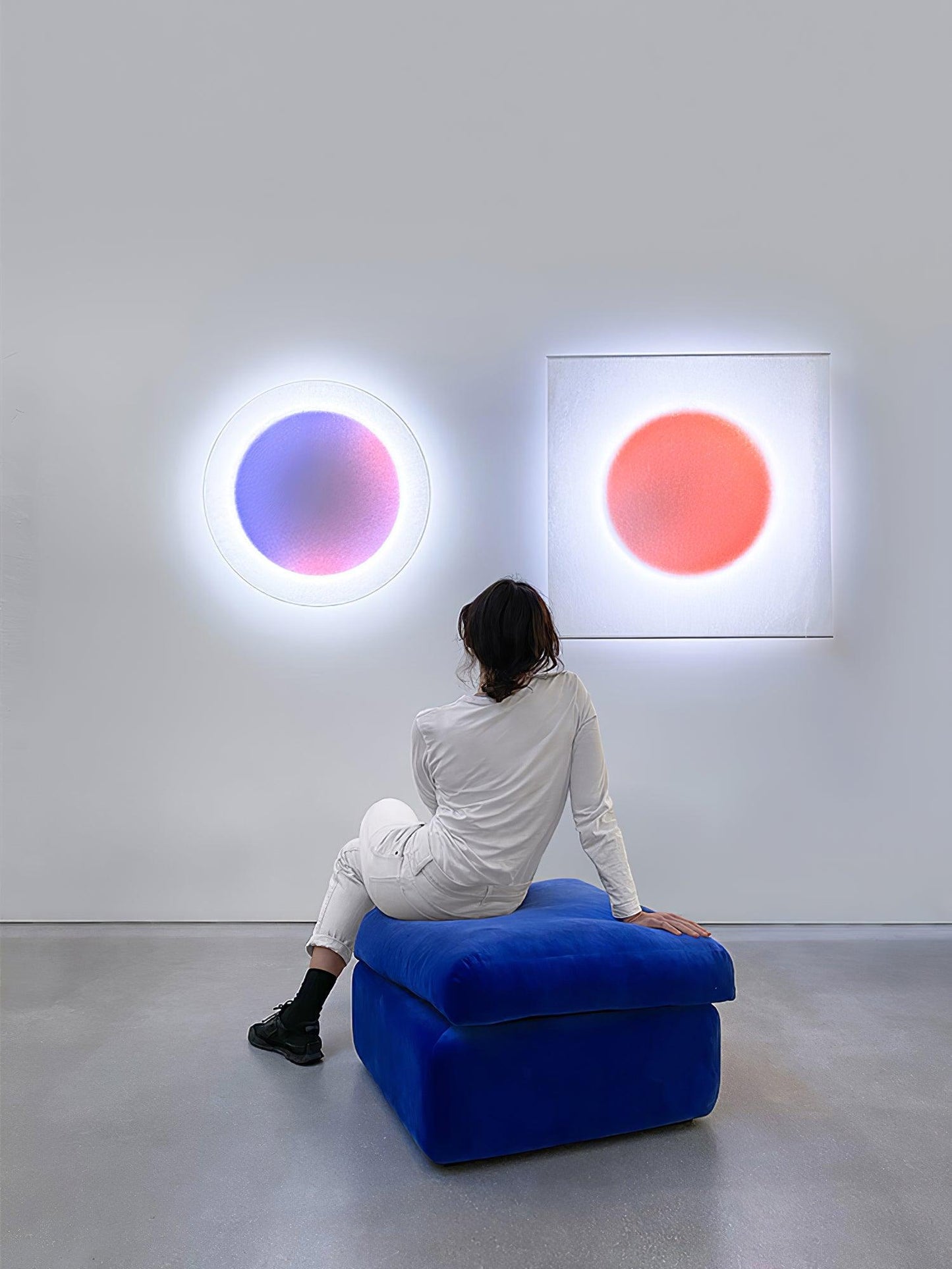 Relax Plug-in Wall Light with Dimmable Function & Energy-Efficient LED