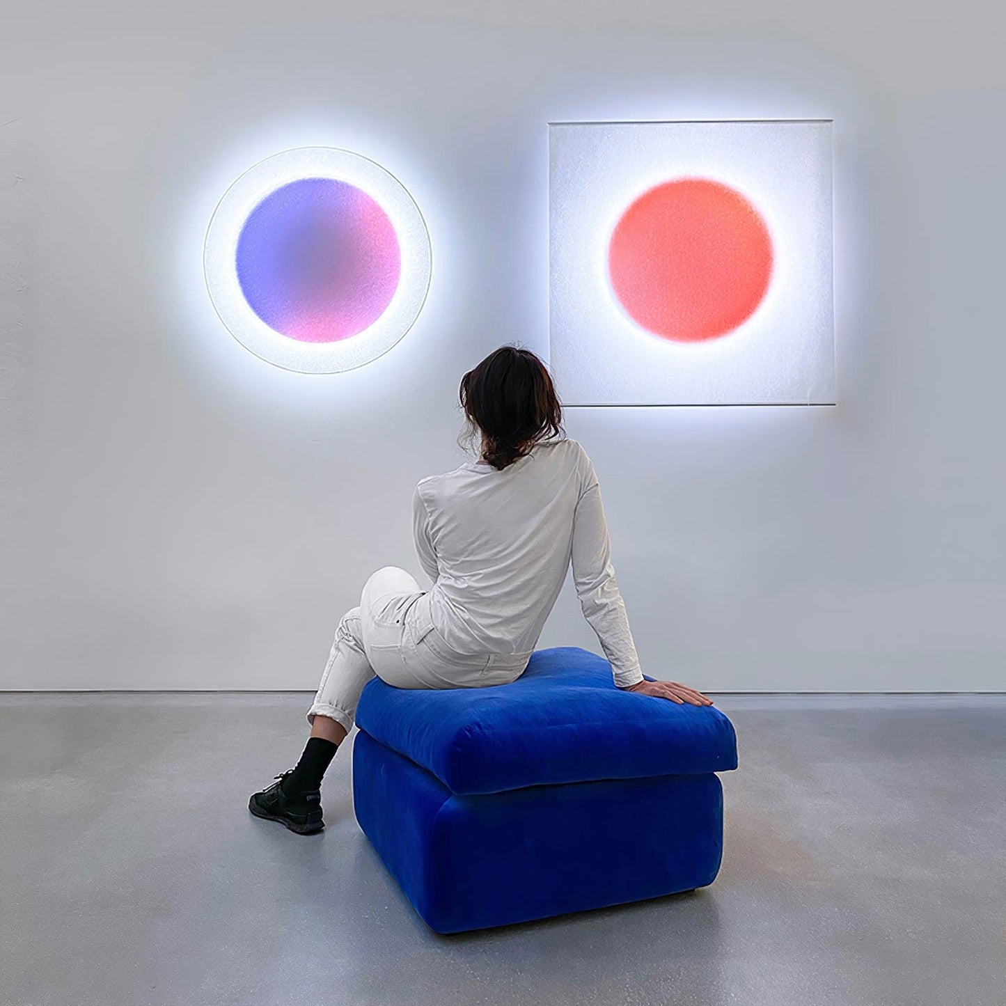 Relax Plug-in Wall Light with Dimmable Function & Energy-Efficient LED