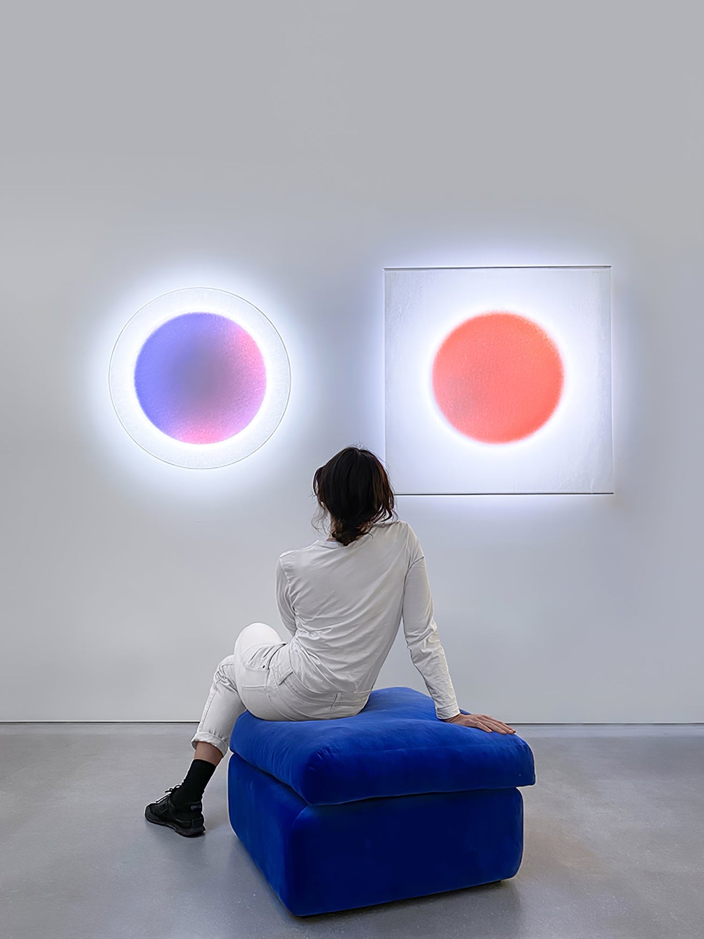 Relax Plug-in Wall Light with Dimmable Function & Energy-Efficient LED