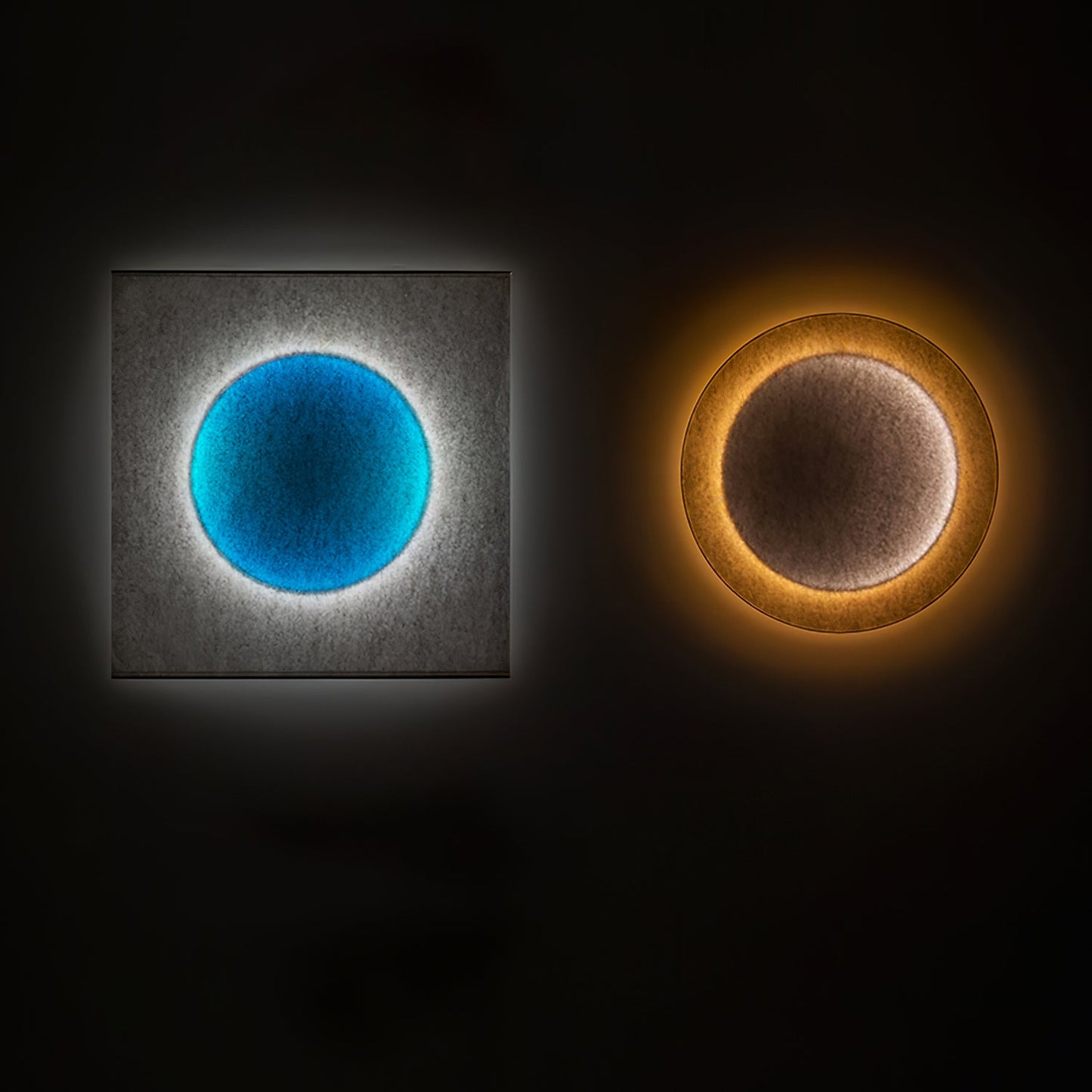 Relax Plug-in Wall Light with Dimmable Function & Energy-Efficient LED