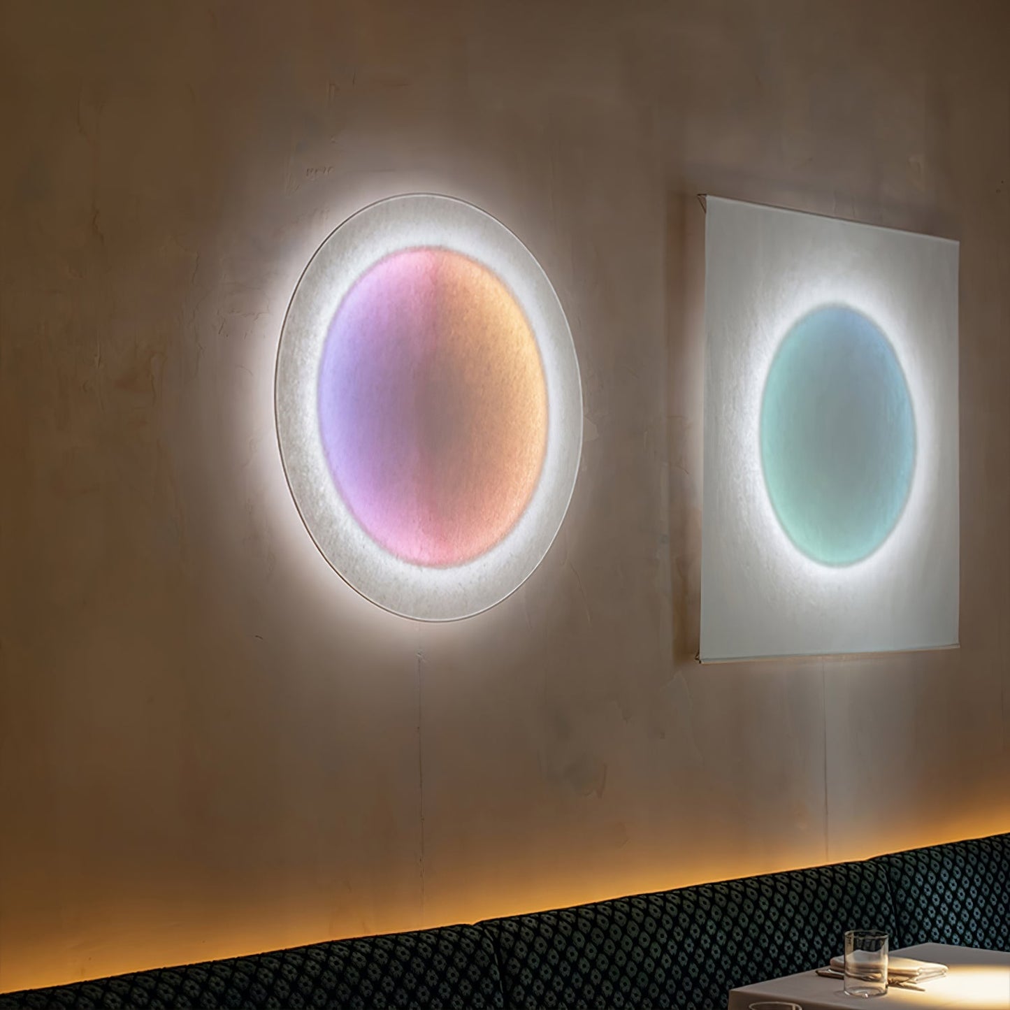 Relax Plug-in Wall Light with Dimmable Function & Energy-Efficient LED