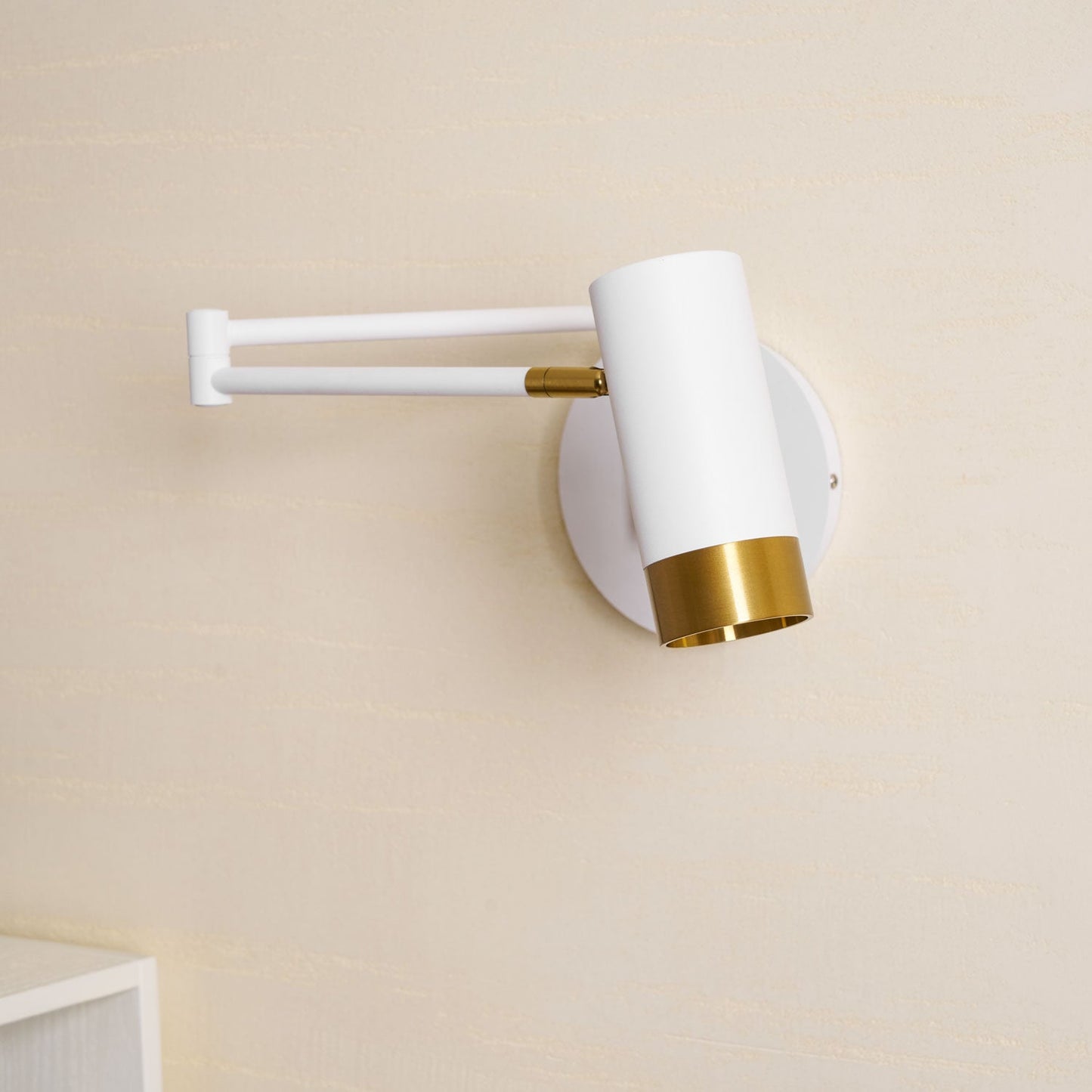 Ridge Arm Wall Lamp - Adjustable Angle & Energy-Efficient LED Lighting
