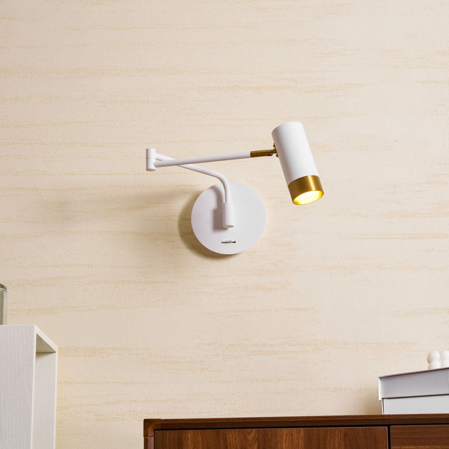 Ridge Arm Wall Lamp - Adjustable Angle & Energy-Efficient LED Lighting