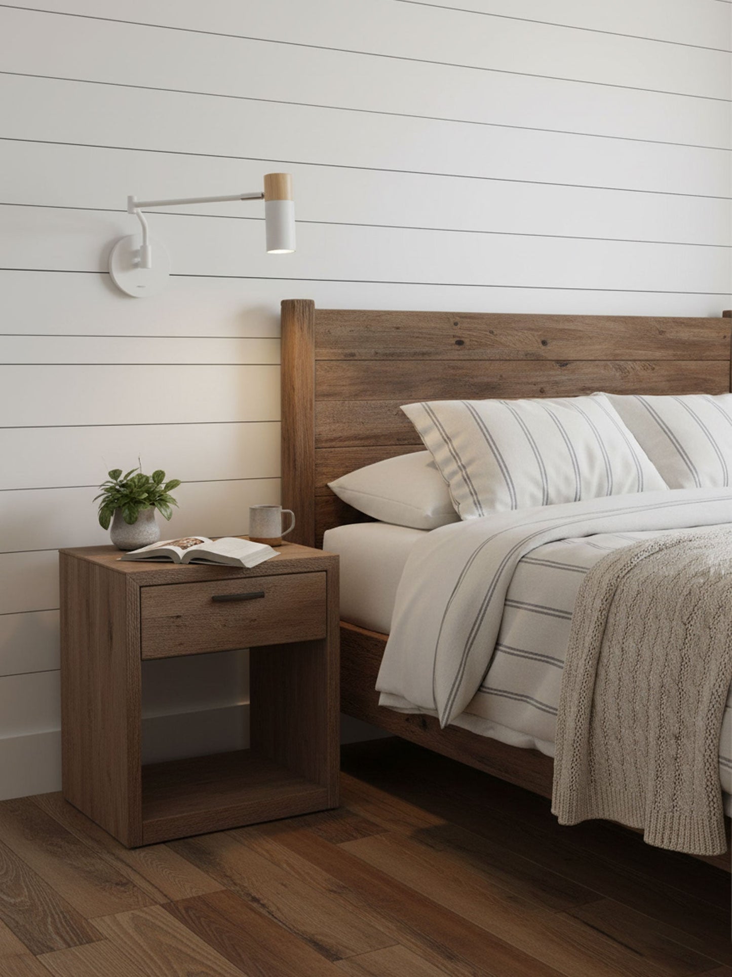 Ridge Arm Wall Lamp - Adjustable Angle & Energy-Efficient LED Lighting