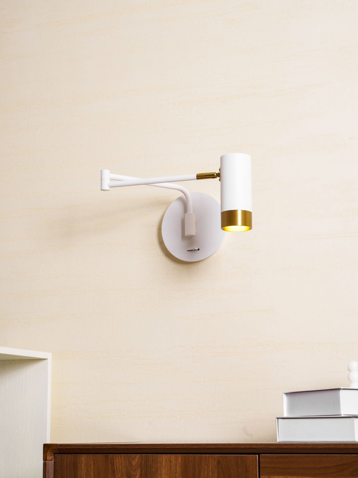Ridge Arm Wall Lamp - Adjustable Angle & Energy-Efficient LED Lighting