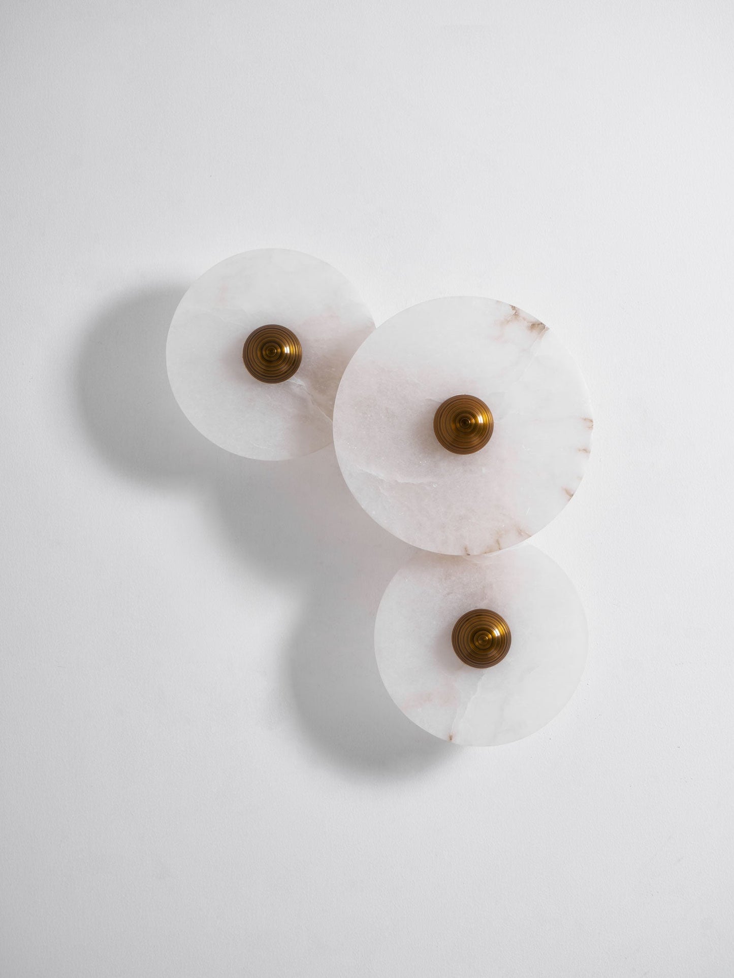 Nayra Alabaster Wall Lamp - Elegant Design with Adjustable Light Direc