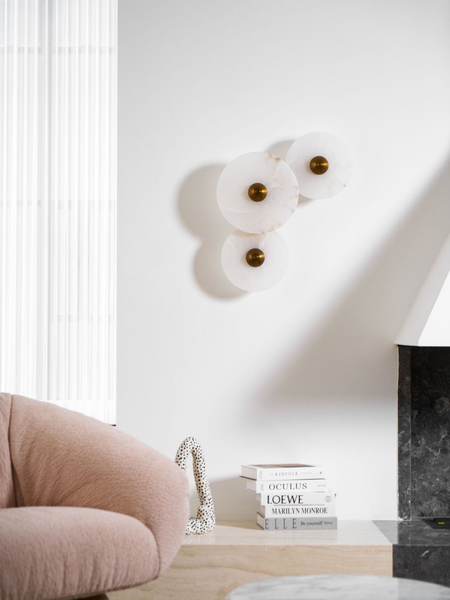 Nayra Alabaster Wall Lamp - Elegant Design with Adjustable Light Direc