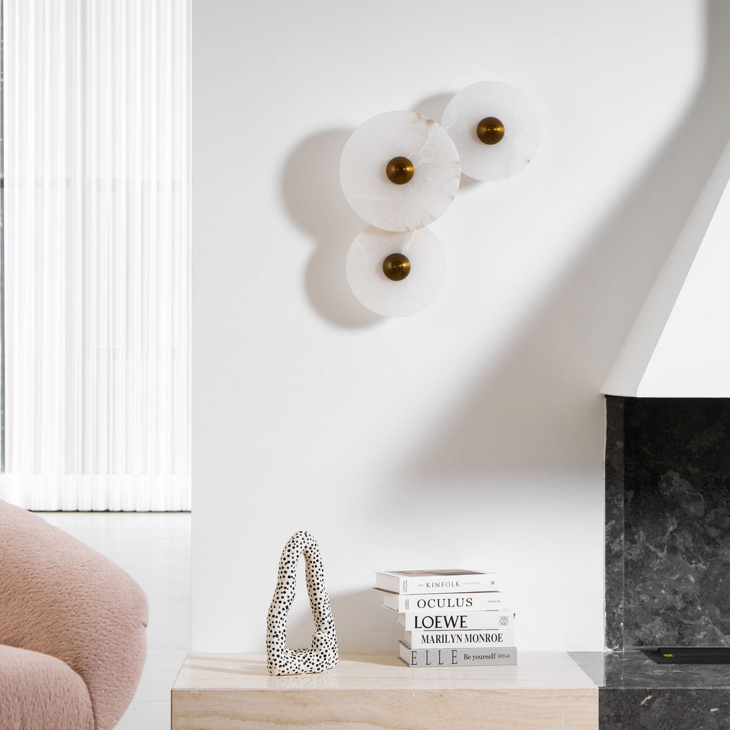 Nayra Alabaster Wall Lamp - Elegant Design with Adjustable Light Direc