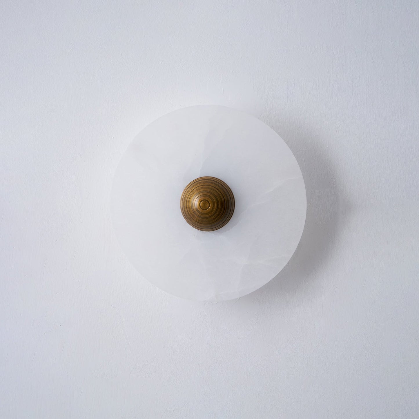 Nayra Alabaster Wall Lamp - Elegant Design with Adjustable Light Direc