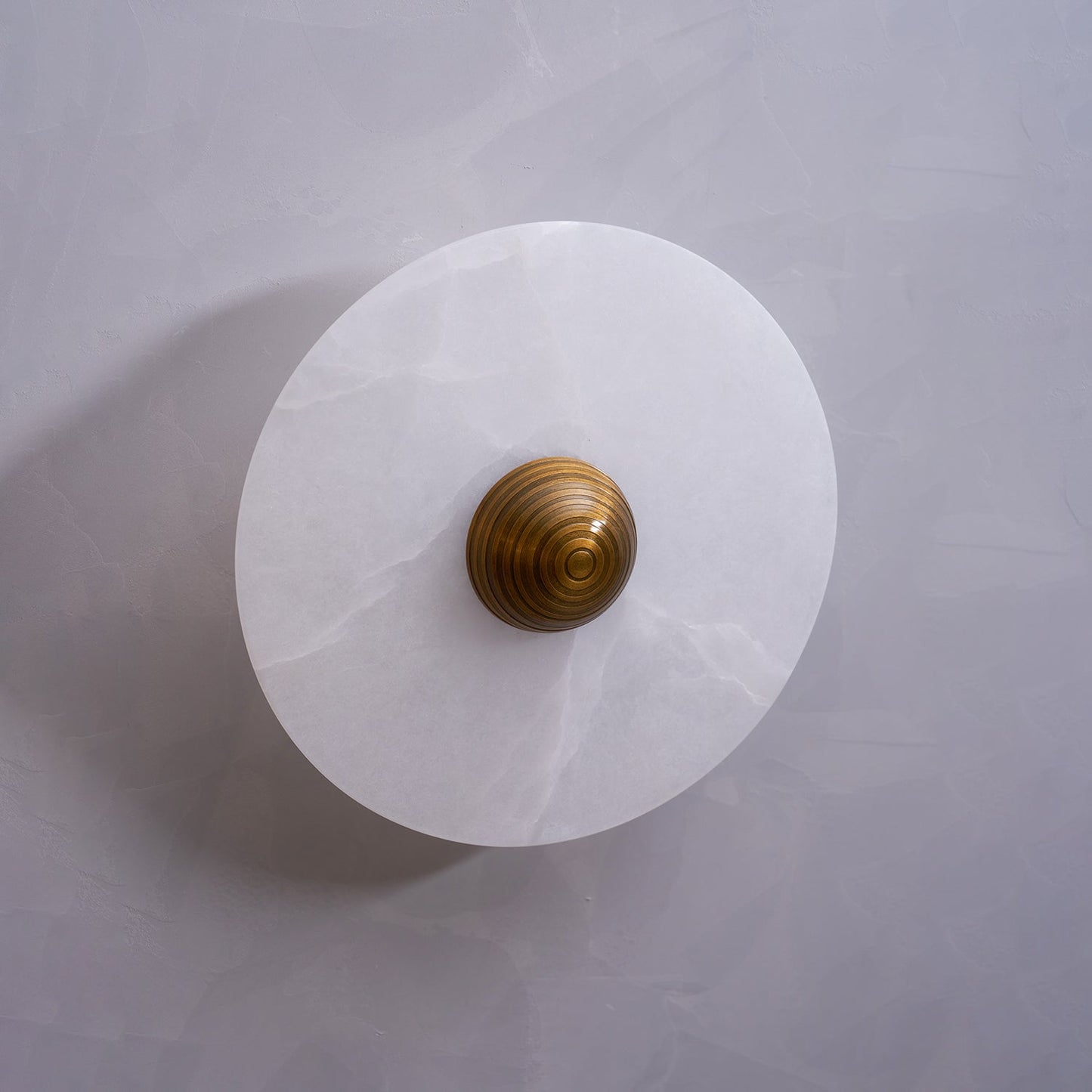 Nayra Alabaster Wall Lamp - Elegant Design with Adjustable Light Direc