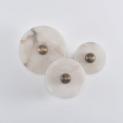Nayra Alabaster Wall Lamp - Elegant Design with Adjustable Light Direc