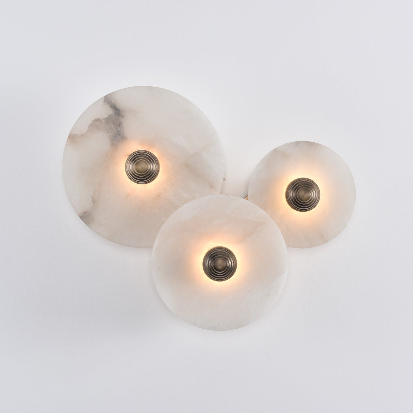 Nayra Alabaster Wall Lamp - Elegant Design with Adjustable Light Direc