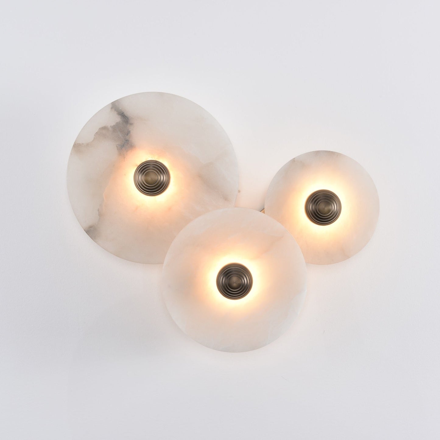 Nayra Alabaster Wall Lamp - Elegant Design with Adjustable Light Direc