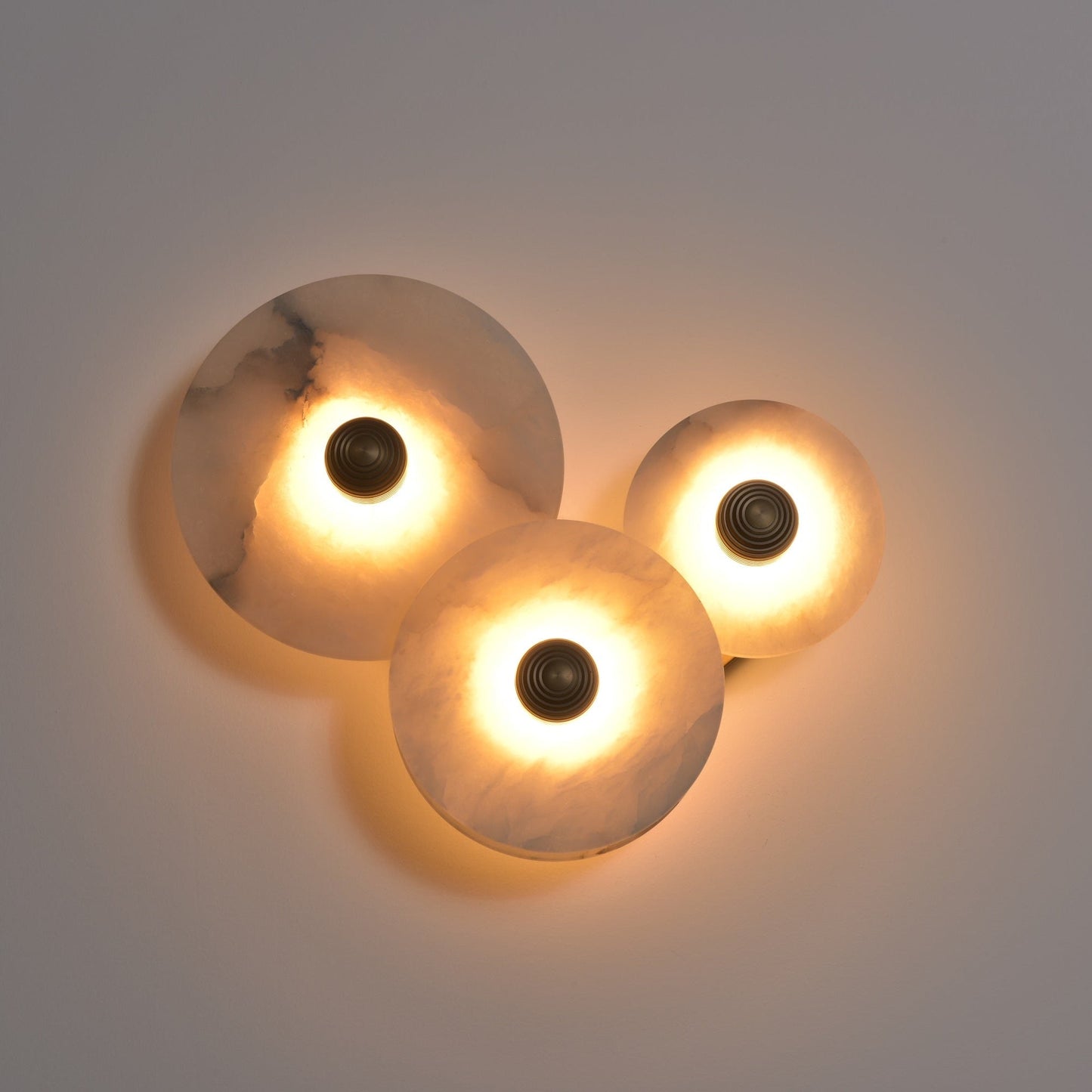Nayra Alabaster Wall Lamp - Elegant Design with Adjustable Light Direc