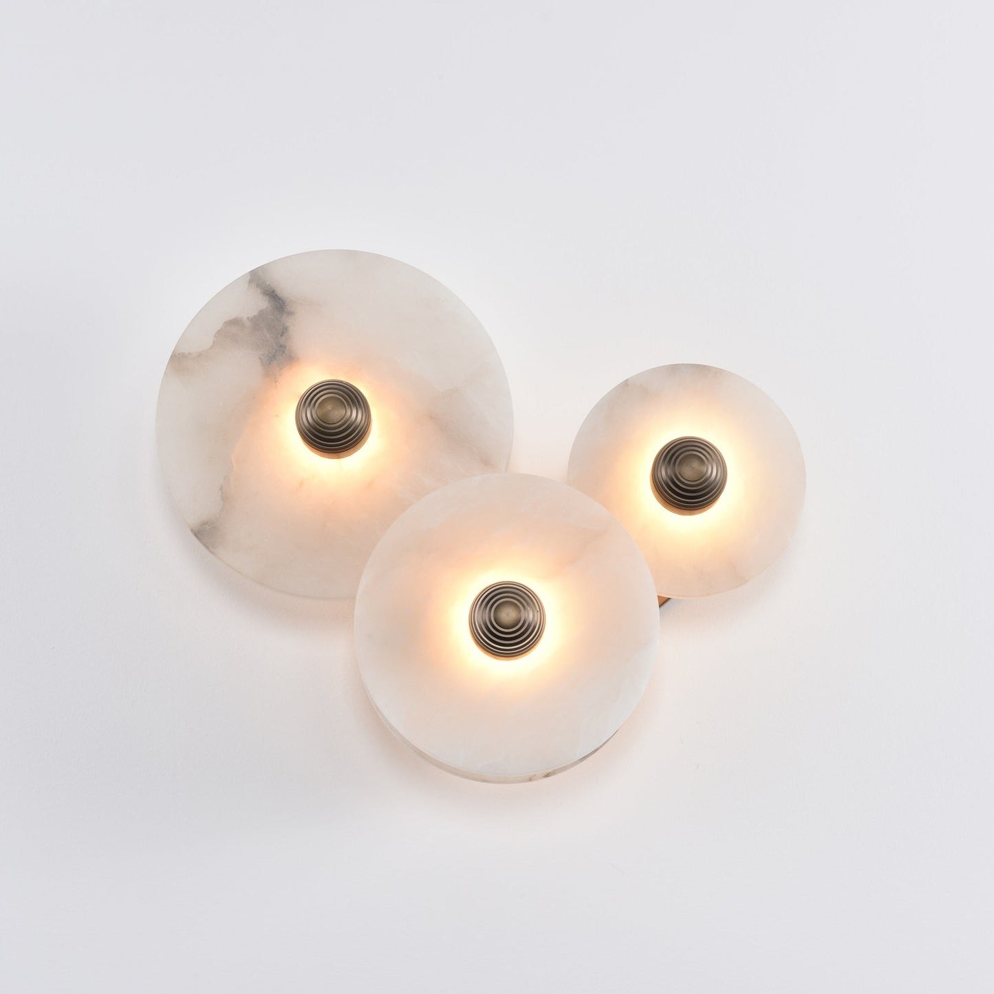 Nayra Alabaster Wall Lamp - Elegant Design with Adjustable Light Direc
