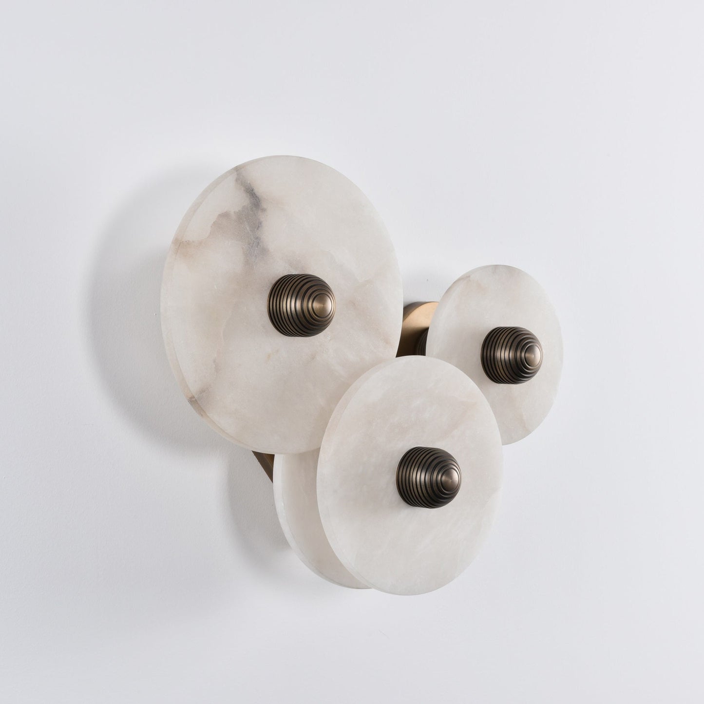Nayra Alabaster Wall Lamp - Elegant Design with Adjustable Light Direc