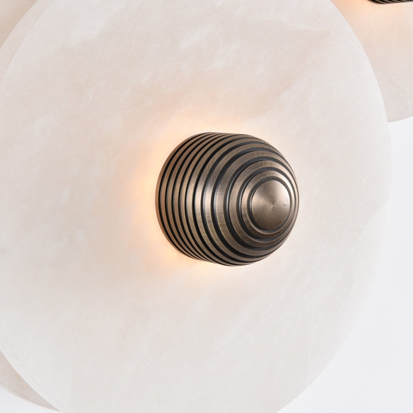 Nayra Alabaster Wall Lamp - Elegant Design with Adjustable Light Direc