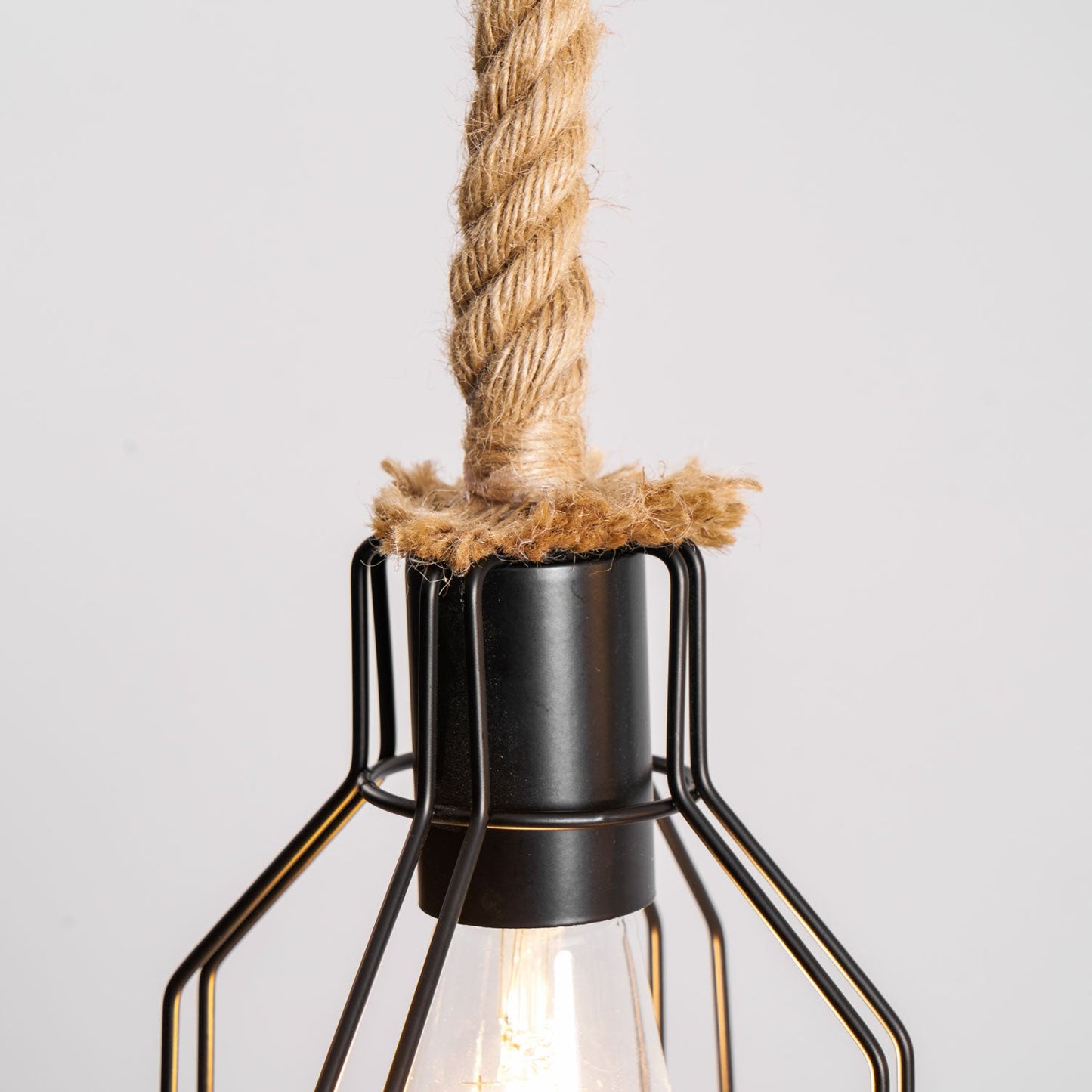 Rustic Wooden Chandelier with Adjustable Height and Energy-Efficient L