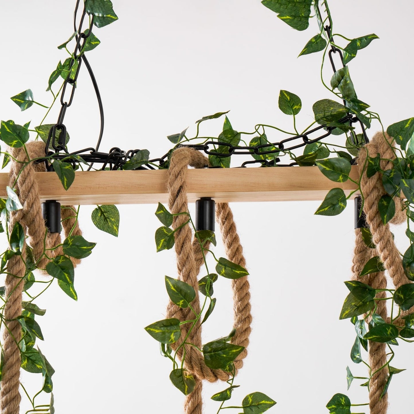 Rustic Wooden Chandelier with Adjustable Height and Energy-Efficient L
