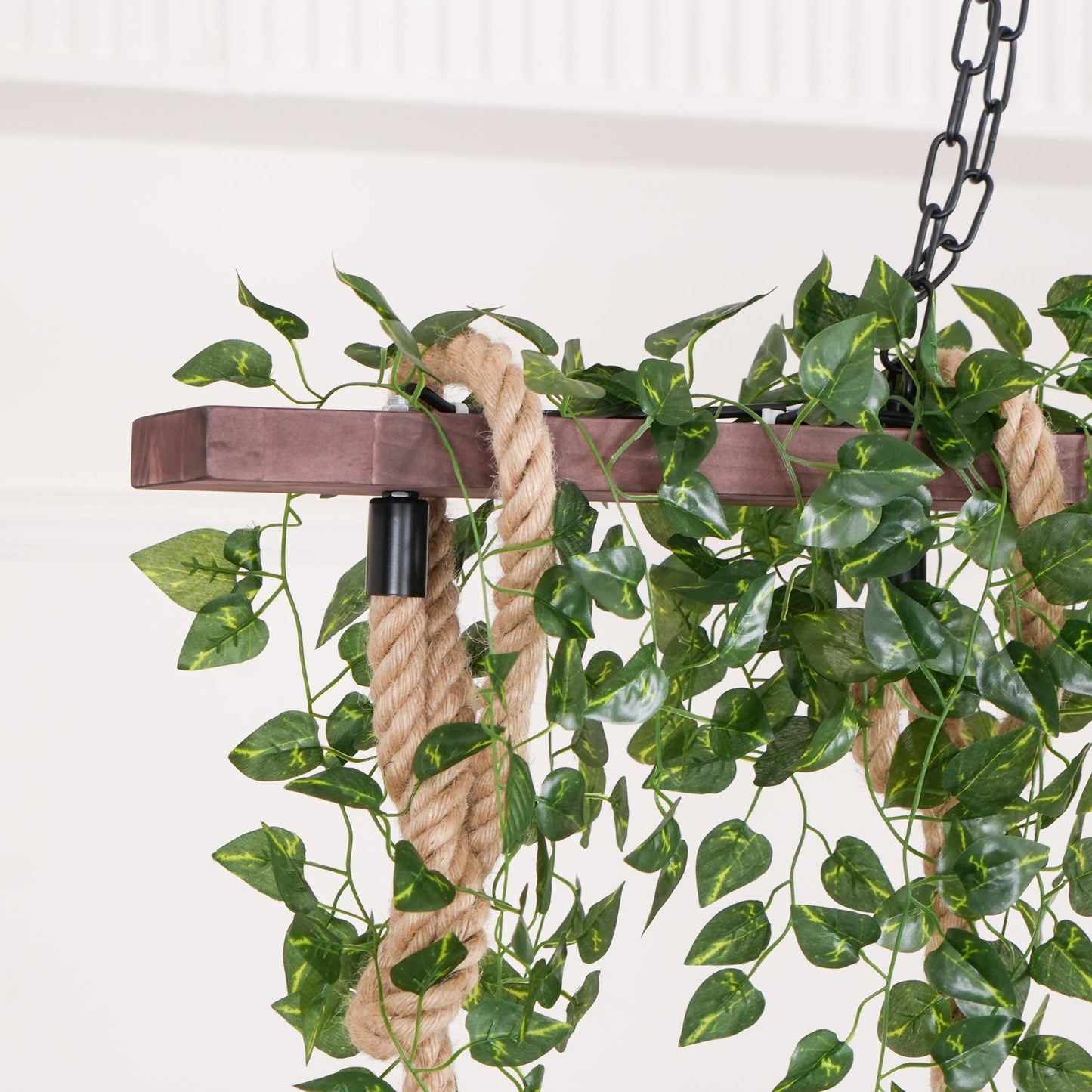 Rustic Wooden Chandelier with Adjustable Height and Energy-Efficient L