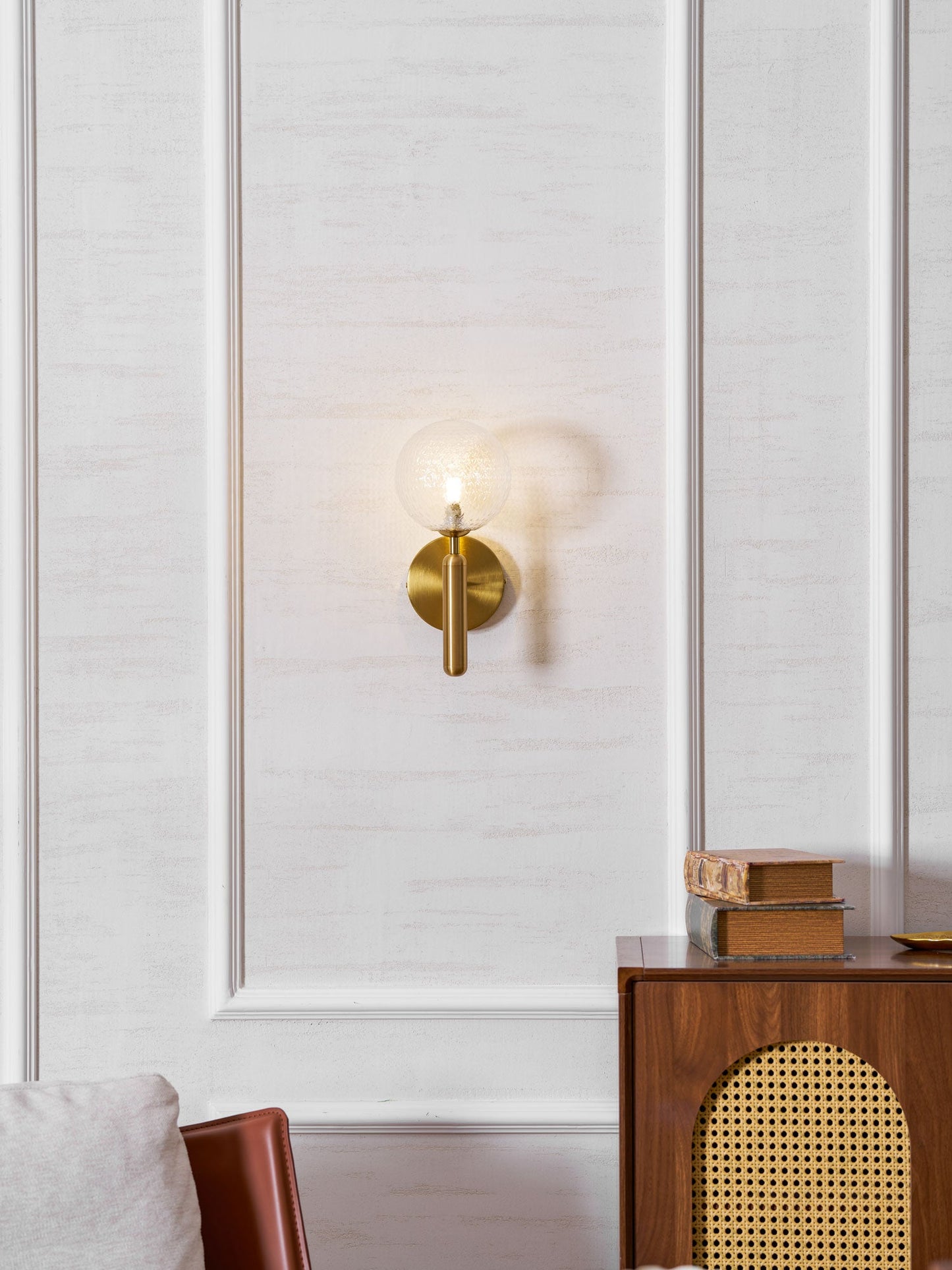 Scandiluxe Wall Light - Modern Design, Adjustable Brightness, Energy E