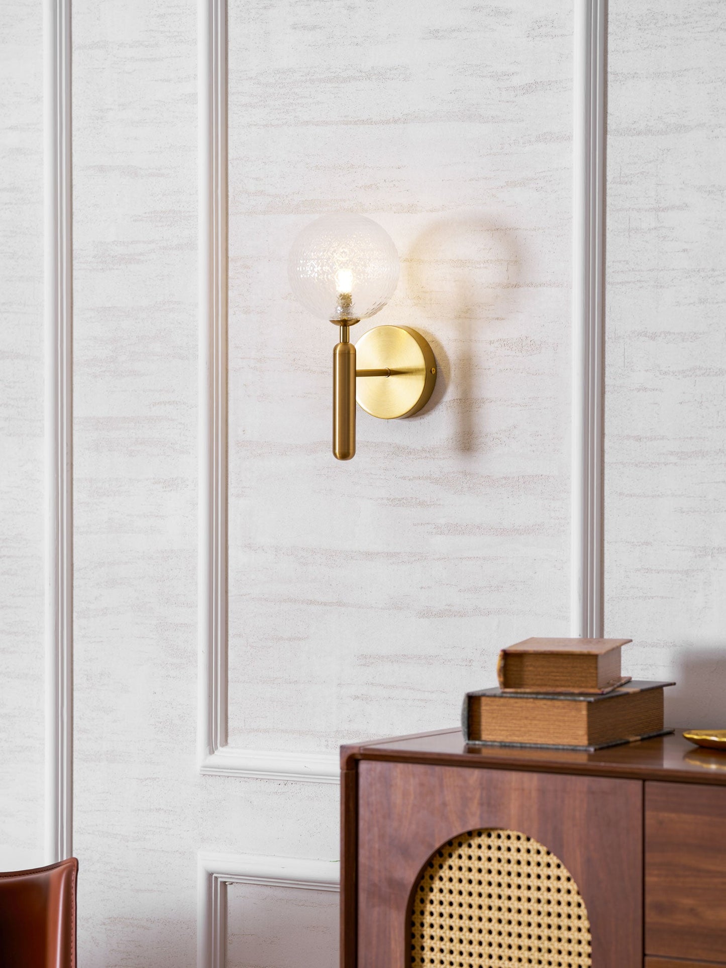 Scandiluxe Wall Light - Modern Design, Adjustable Brightness, Energy E