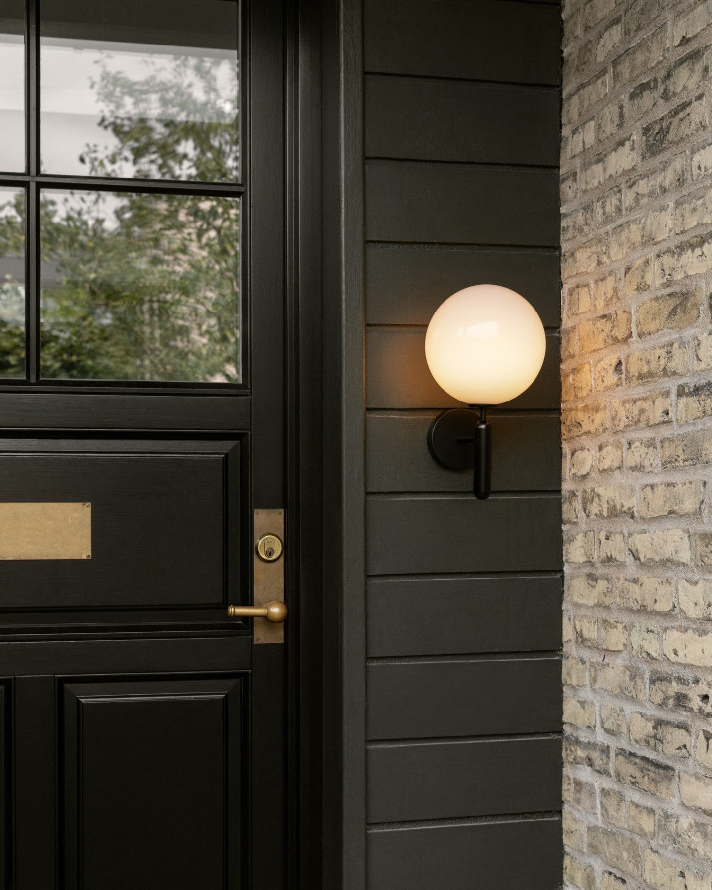 Scandiluxe Wall Light - Modern Design, Adjustable Brightness, Energy E