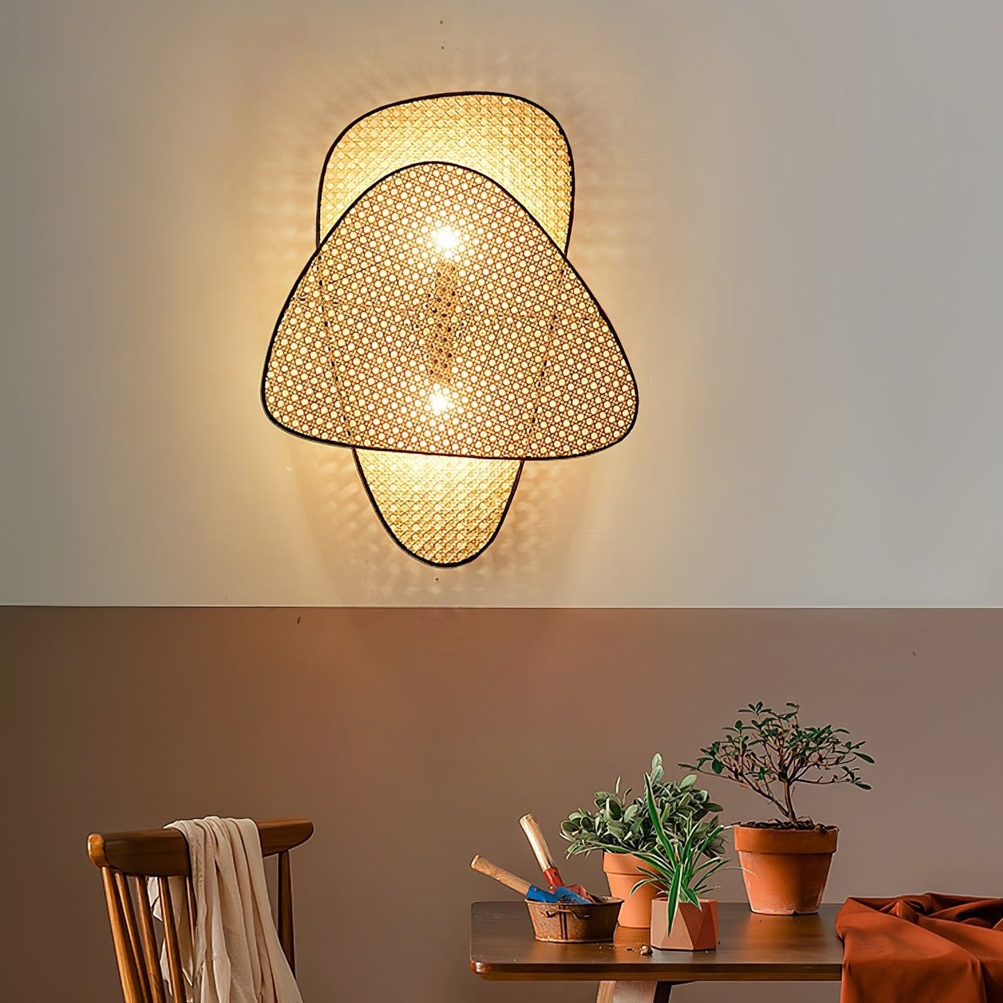 Screen Cannage Sconce - Elegant Wall Light with Adjustable Brightness