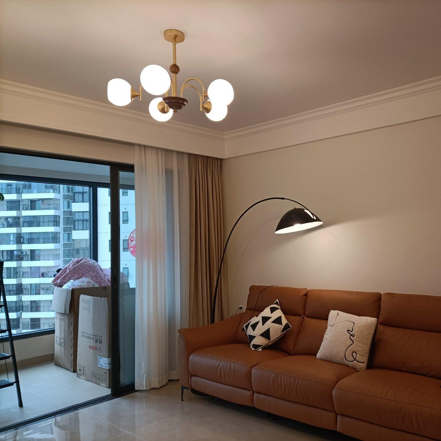 Modern Sculptural Ribbed Glass Chandelier with Adjustable Lighting