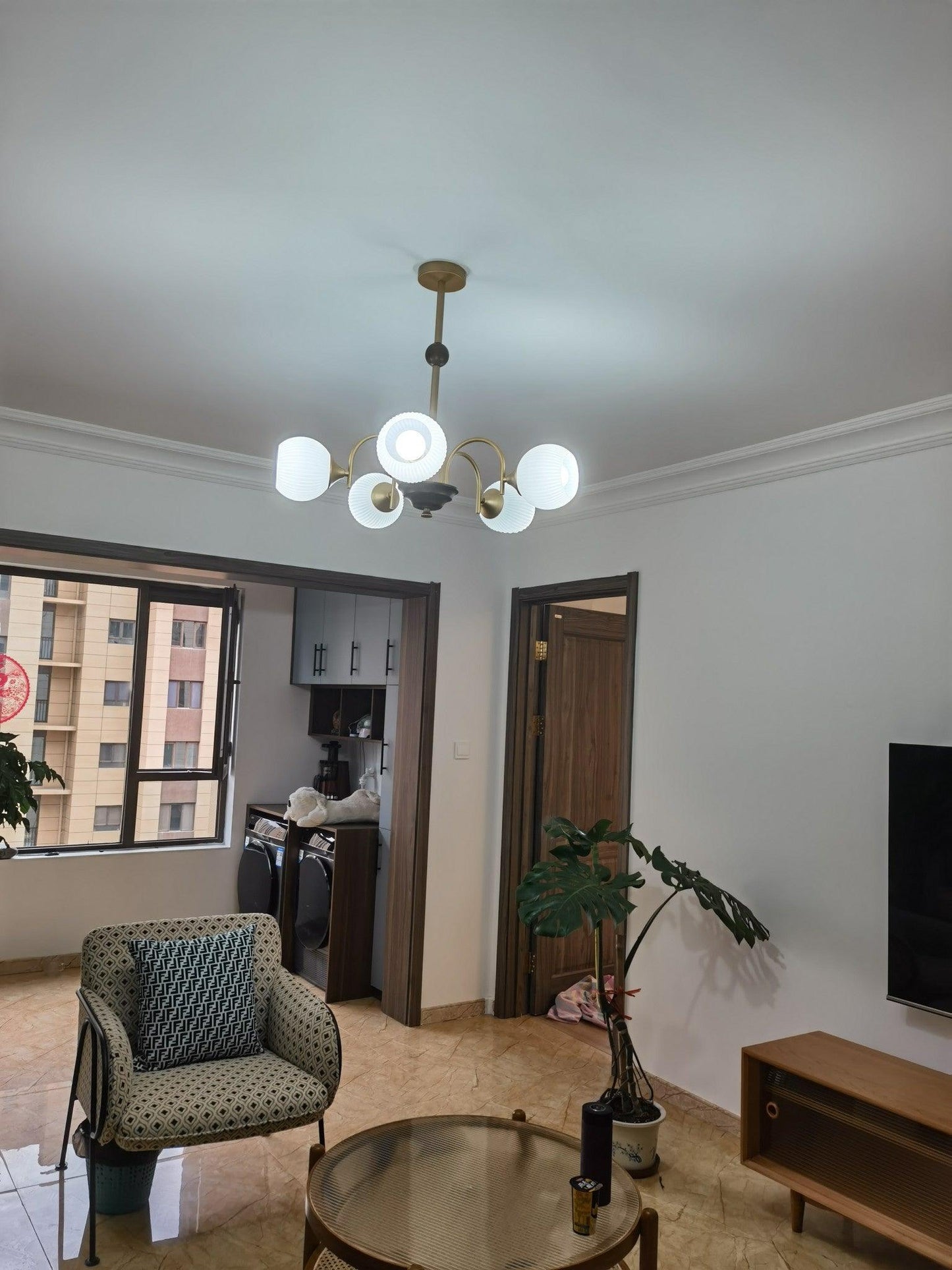Modern Sculptural Ribbed Glass Chandelier with Adjustable Lighting