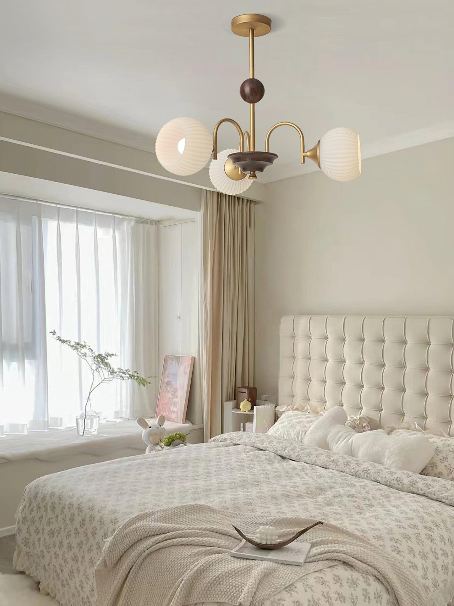 Modern Sculptural Ribbed Glass Chandelier with Adjustable Lighting