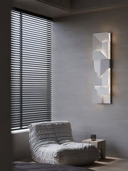 Shadows Grand Sconce - Elegant Wall Light with Adjustable Brightness