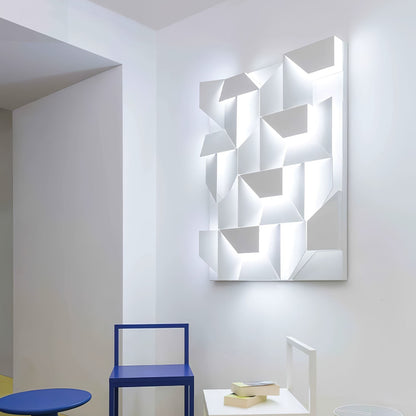 Shadows Grand Sconce - Elegant Wall Light with Adjustable Brightness