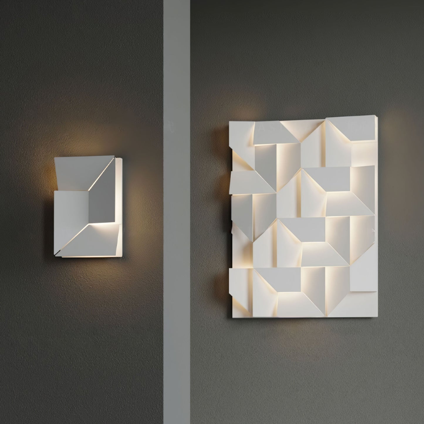 Shadows Grand Sconce - Elegant Wall Light with Adjustable Brightness