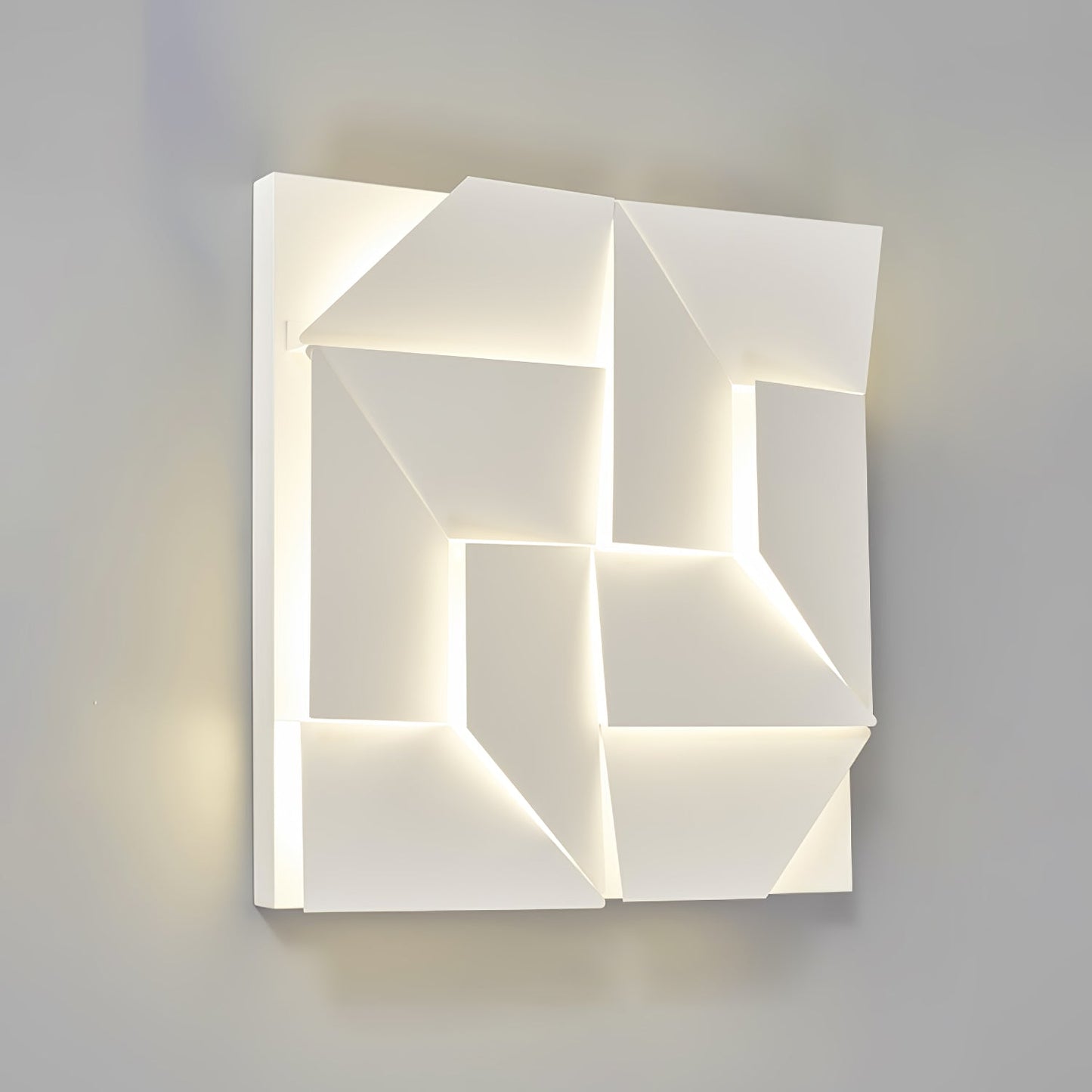 Shadows Grand Sconce - Elegant Wall Light with Adjustable Brightness