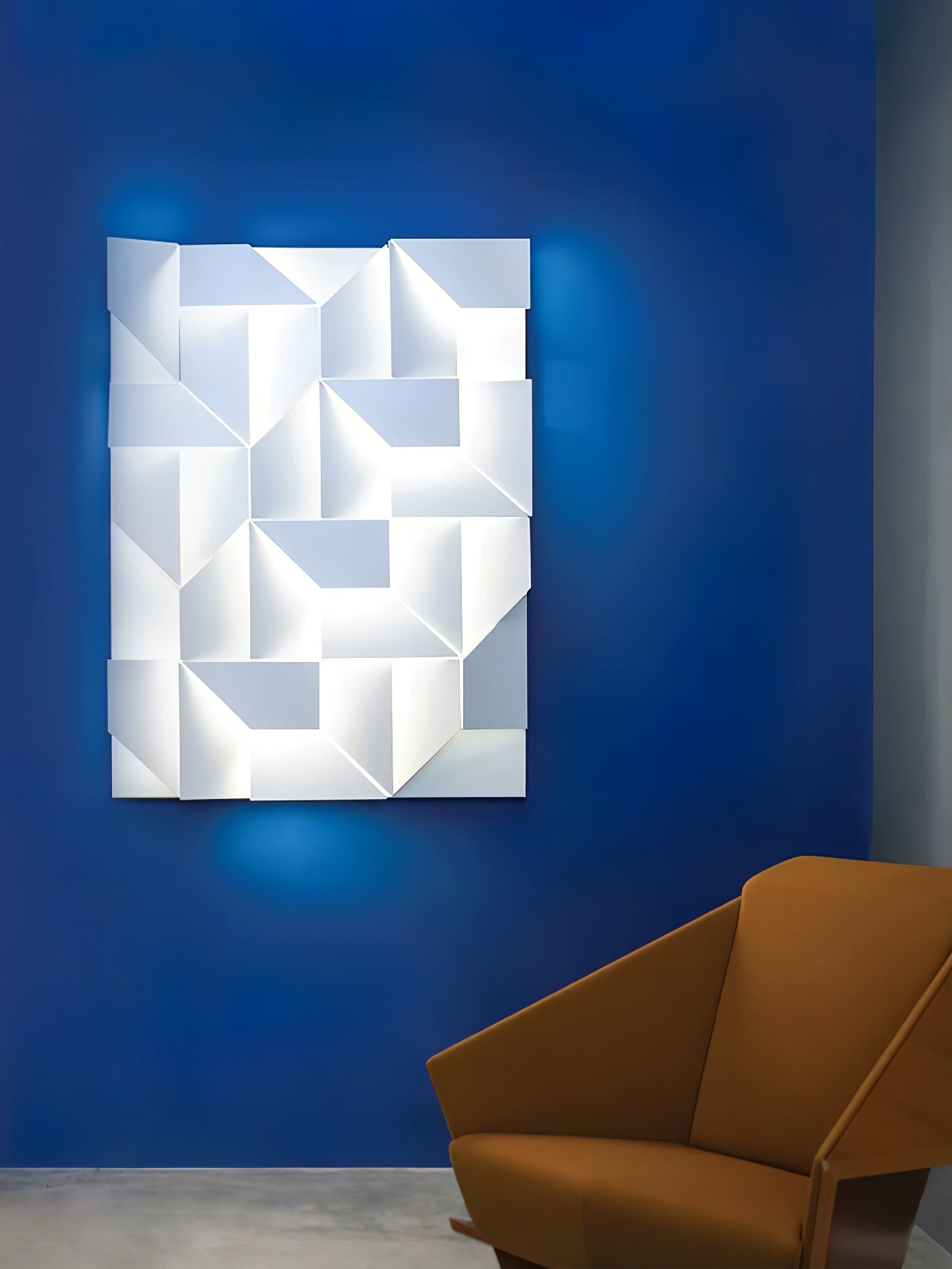 Shadows Grand Sconce - Elegant Wall Light with Adjustable Brightness