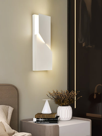 Shadows Grand Sconce - Elegant Wall Light with Adjustable Brightness
