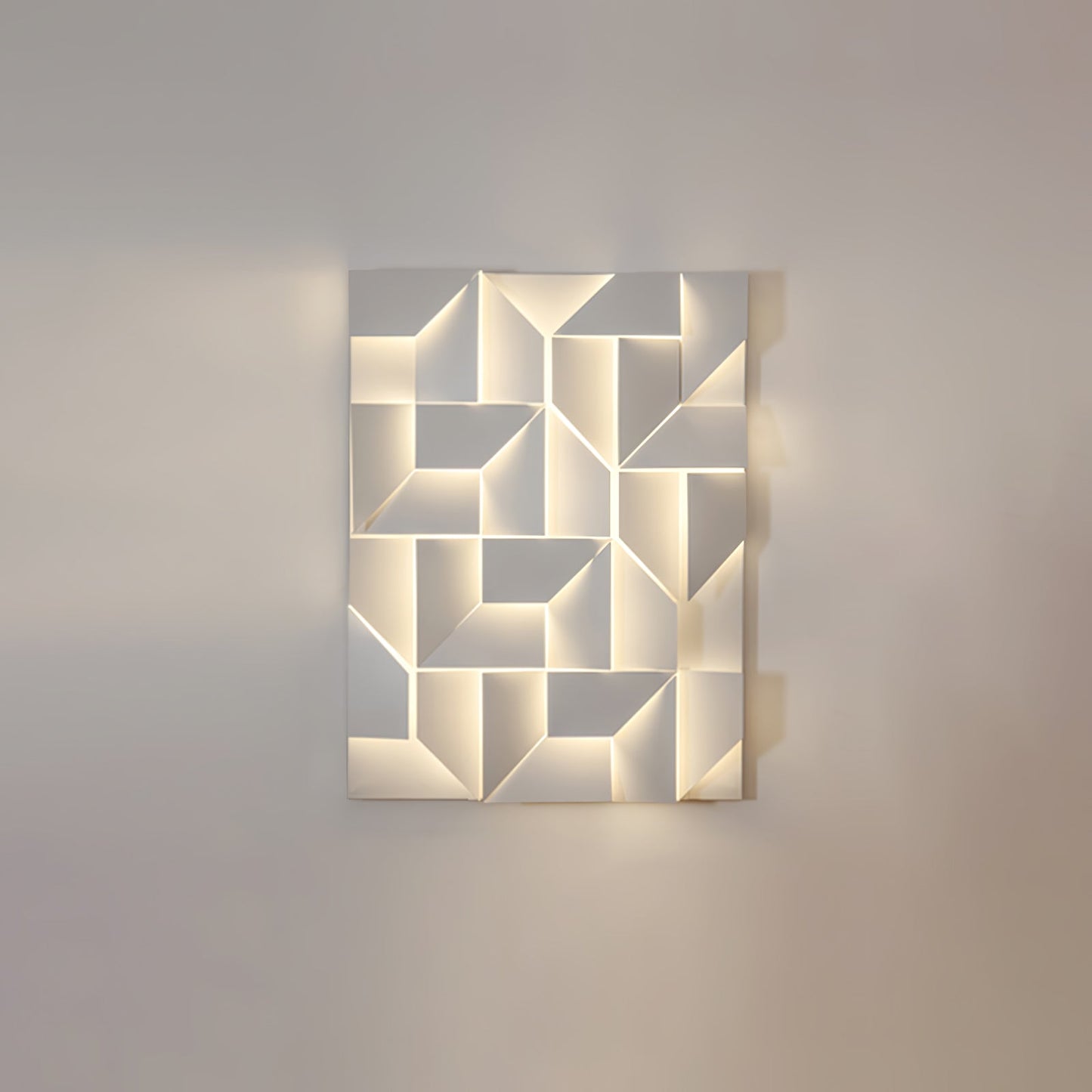 Shadows Grand Sconce - Elegant Wall Light with Adjustable Brightness